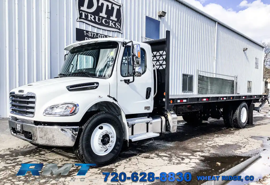 2024 Freightliner M2-106+ Flatbed - image 5 of 6